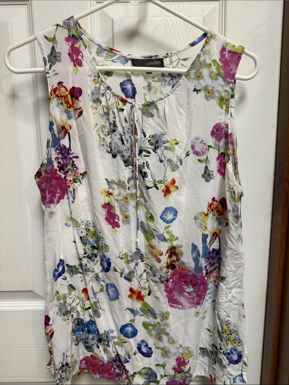 crosby. White Floral Tie-Front Sleeveless Camisole